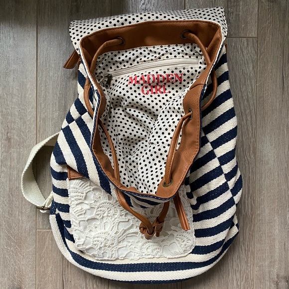 Adorable backpack - Picture 3 of 7